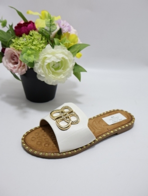 Klapki damskie na płaskim (36-41) DM100 WHITE