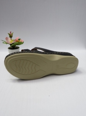 Klapki damskie na koturnie (36-41) 12706-1 BLACK