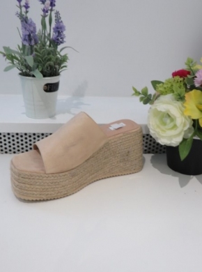 Klapki damskie na koturnie (36-41) AM05 BEIGE