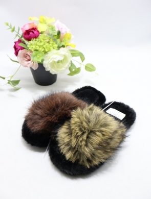 Kapcie damskie ocieplane (36-41) MT60 MIX