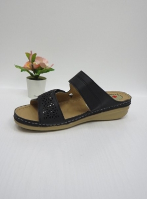 Klapki damskie na koturnie (36-41) KS8-520 BLACK