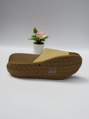 Klapki damskie na koturnie (36-41) DM-18 BEIGE