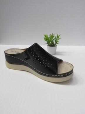 Klapki damskie na koturnie (36-41) 4011 BLACK