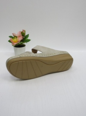 Klapki damskie na koturnie (36-41) KS8-518 BEIGE