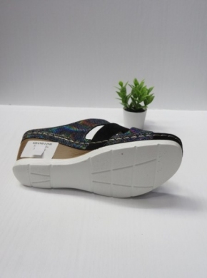 Klapki damskie na koturnie (36-41) N22-896 BLACK