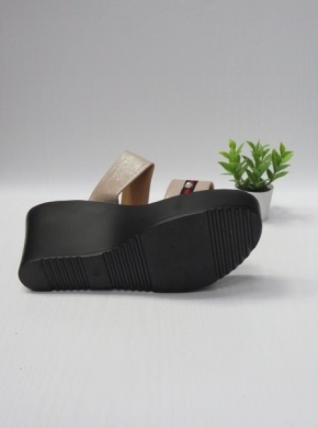 Klapki damskie na koturnie (36-41) J811522-4