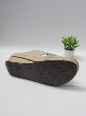 Klapki damskie na koturnie (36-41) 0-743 BEIGE