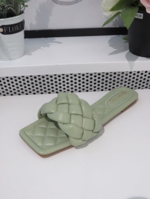 Klapki damskie na płaskim (36-41) 1-011 GREEN