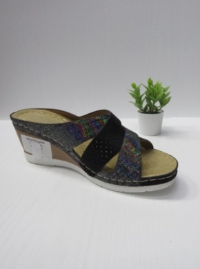 Klapki damskie na koturnie (36-41) N22-896 BLACK