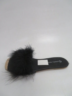 Klapki damskie z futerkiem (36-41) F-17 BLACK