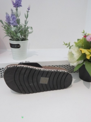 Klapki damskie na koturnie (36-41) 20-378 BLACK