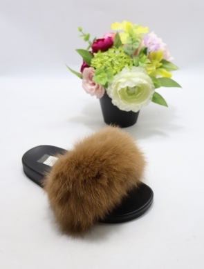 Klapki damskie z futerkiem (36-41) 8080 BROWN
