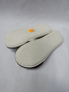 Kapcie damskie ocieplane (36-41) F8-18 MIX