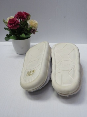 Kapcie damskie ocieplane (36-41) 2402B MIX