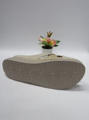 Klapki damskie na koturnie (39-43) DT21-2 BEIGE