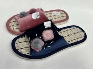 Kapcie damskie (36-41) 2021-19 MIX