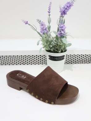 Klapki damskie na płaskim (36-41) 77-656 BROWN