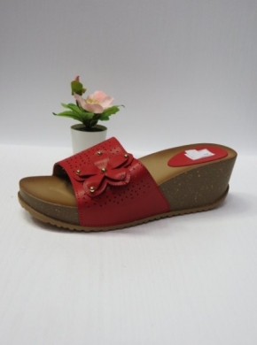 Klapki damskie na koturnie (36-41) DM-18 RED