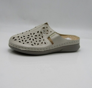 Klapki damskie na płaskim (37-42) 832 BEIGE