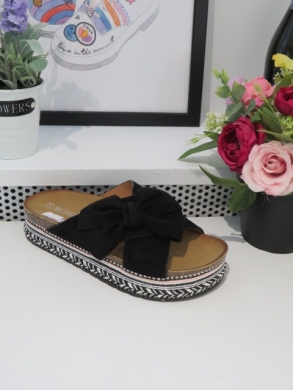 Klapki damskie na koturnie (36-41) 20-376 BLACK