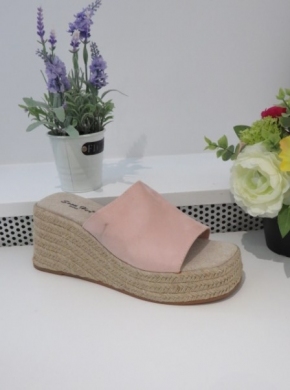 Klapki damskie na koturnie (36-41) AM05 PINK