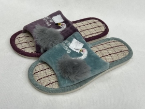 Kapcie damskie (36-41) 2021-13 MIX