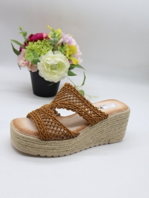 Klapki damskie na koturnie (36-41) A336-18 CAMEL