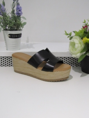 Klapki damskie na koturnie (36-41) YD8H-19 BLACK