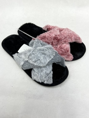 Kapcie damskie ocieplane (36-41) 18 MIX