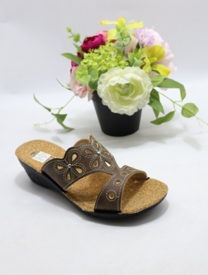 Klapki damskie na koturnie (36-41) 23K
