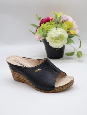 Klapki damskie na koturnie (36-41) C9903-1 BL