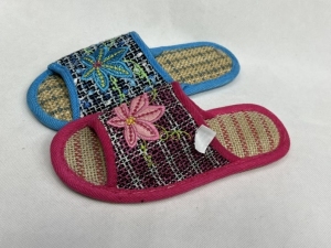 Kapcie damskie (36-41) S10 MIX