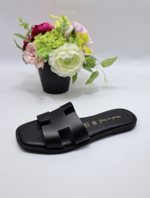 Klapki damskie na płaskim (36-41) 01 BLACK