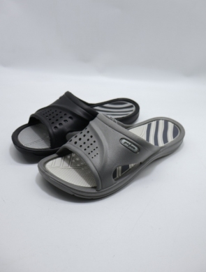 Basenówki męskie (41-46) M675 MIX