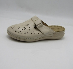Klapki damskie na płaskim (37-42) 22T39-5 BEIGE