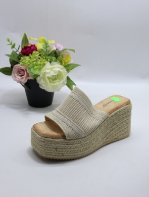 Klapki damskie na koturnie (36-41) E5569 BEIGE