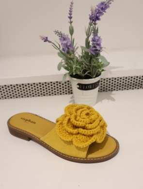 Klapki damskie na płaskim (36-41) MM30 YELLOW