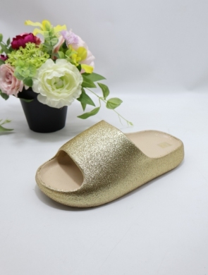 Basenówki damskie (36-41) DM619 GOLD