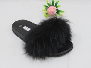 Klapki damskie z futerkiem (36-41) 737 BLACK