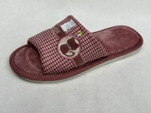 Kapcie damskie (36-41) 2021-15 MIX