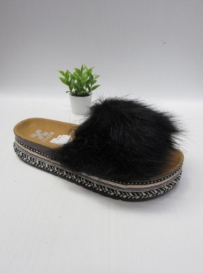 Klapki damskie z futerkiem (36-41) 98-22 BLACK