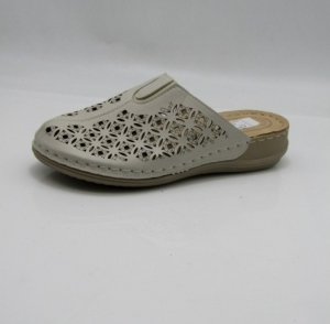 Klapki damskie na płaskim (37-42) 826 BEIGE