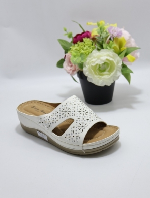 Klapki damskie na koturnie (36-41) 8-127 WHITE