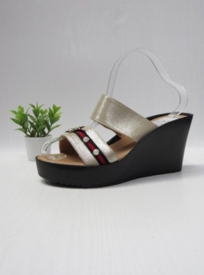 Klapki damskie na koturnie (36-41) J811522-1