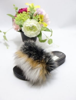 Klapki damskie z futerkiem (36-41) 8080 COLOR29