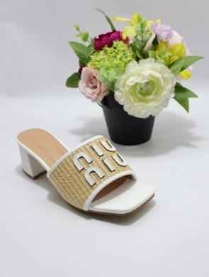 Klapki damskie na obcasie (36-41) 18001 WHITE