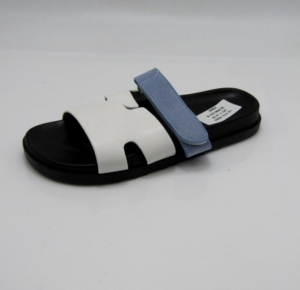 Klapki damskie na płaskim (36-41) R-103 WHITE