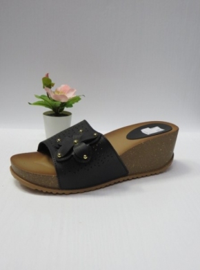Klapki damskie na koturnie (36-41) DM-18 BLACK