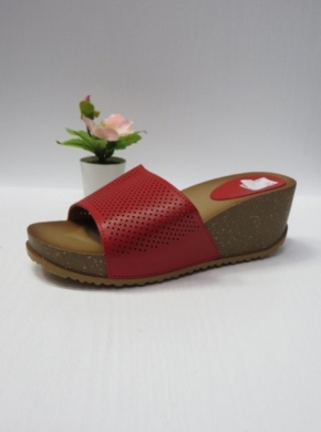 Klapki damskie na koturnie (36-41) DM-17 RED