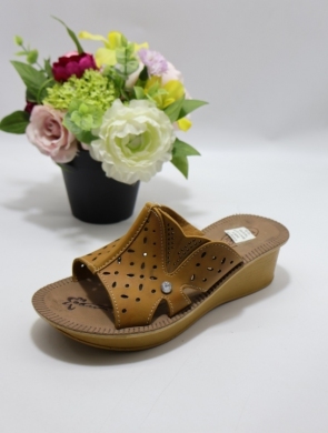Klapki damskie na koturnie (36-41) 3406K